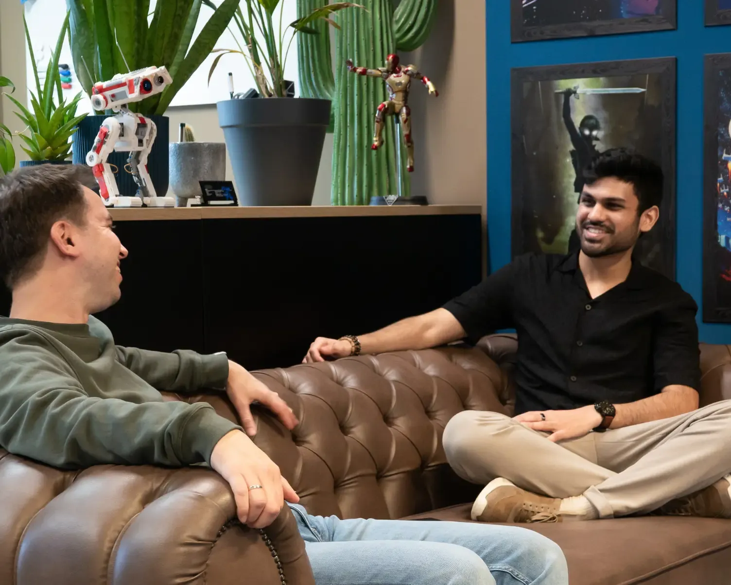 Chief team on couch in Utrecht
